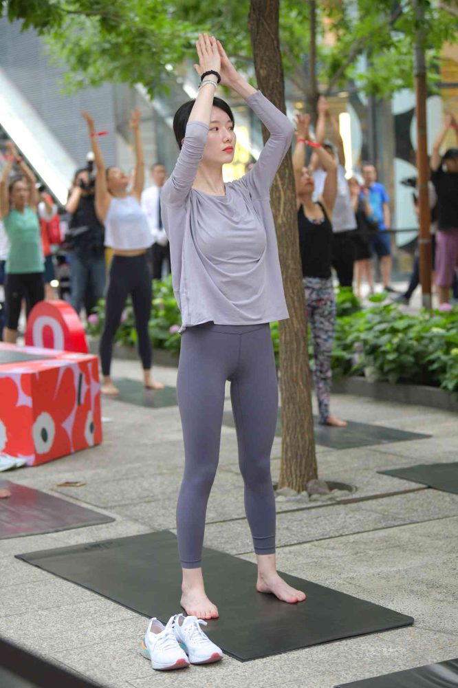 做瑜伽的小女人【75P】04023-西哈图库