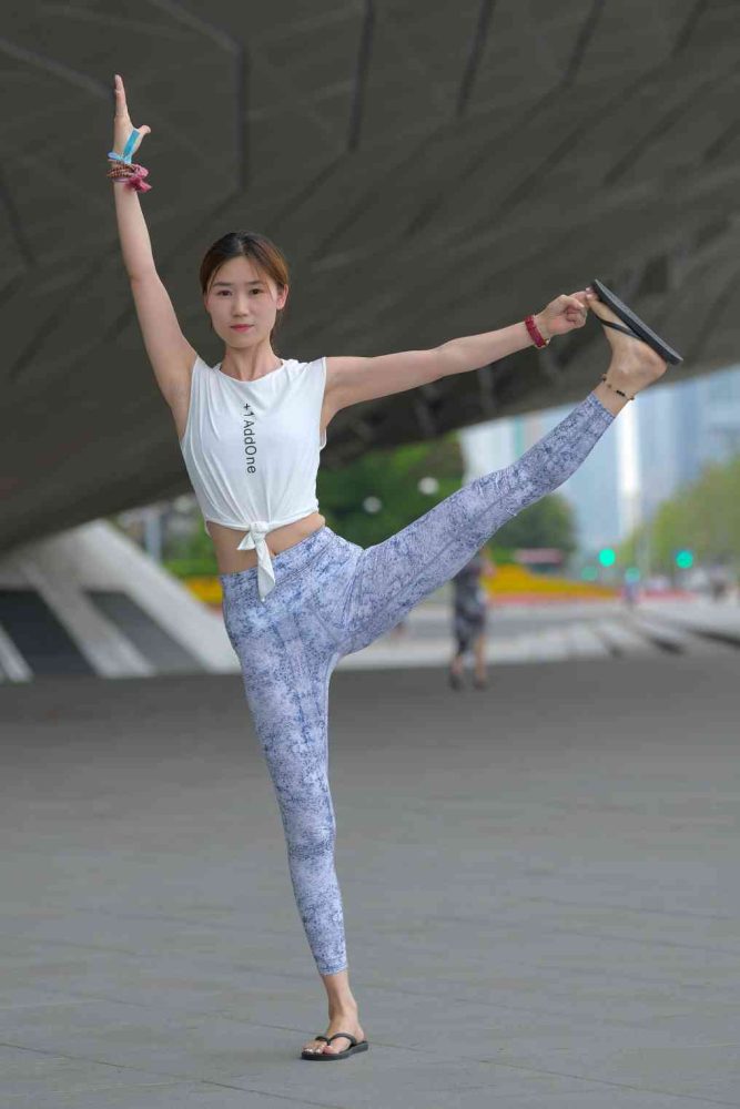 表演瑜伽的女孩【176P】04017-西哈图库