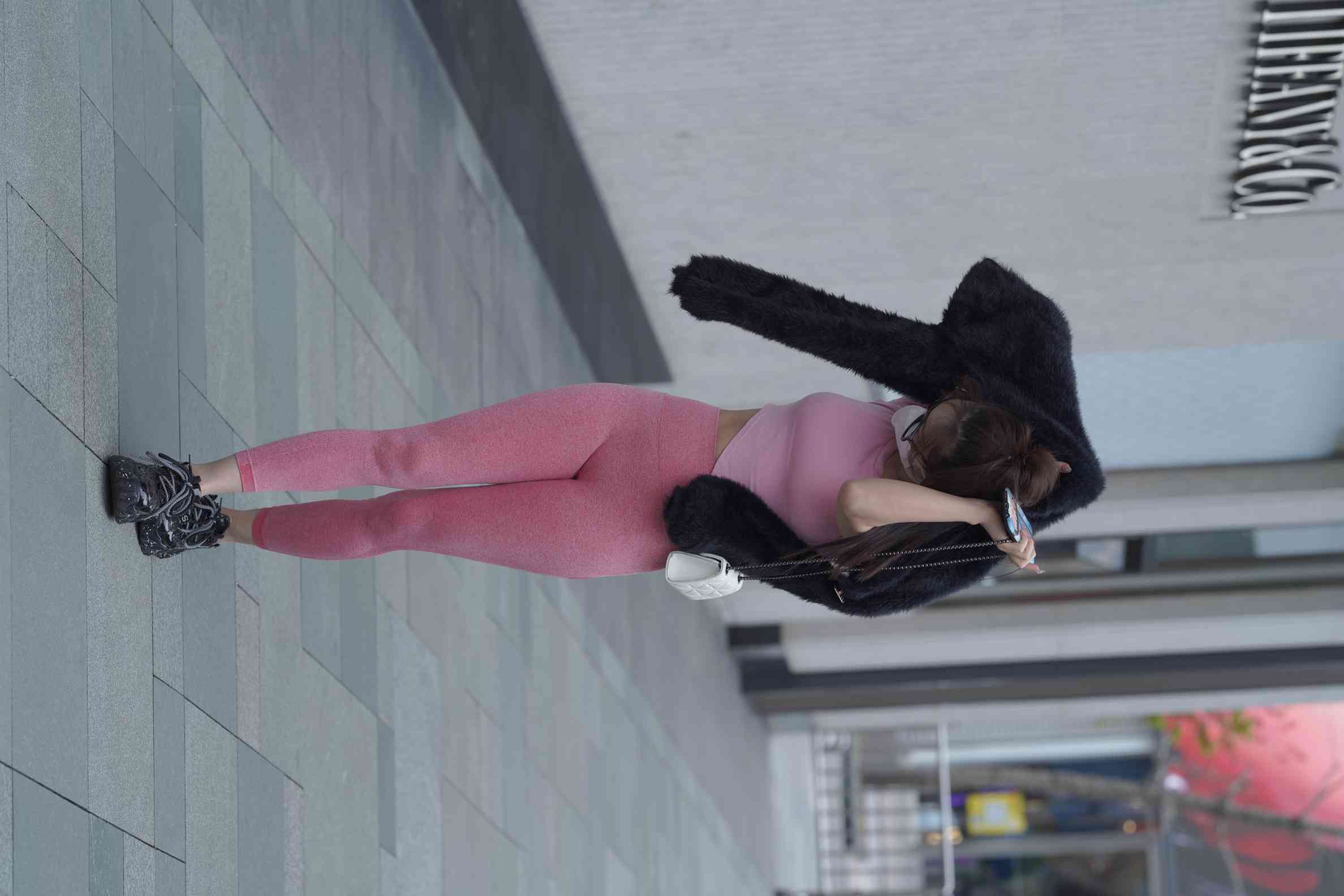 图片[2]-粉红色瑜伽裤的眼镜妹妹【93P】04019-西哈图库