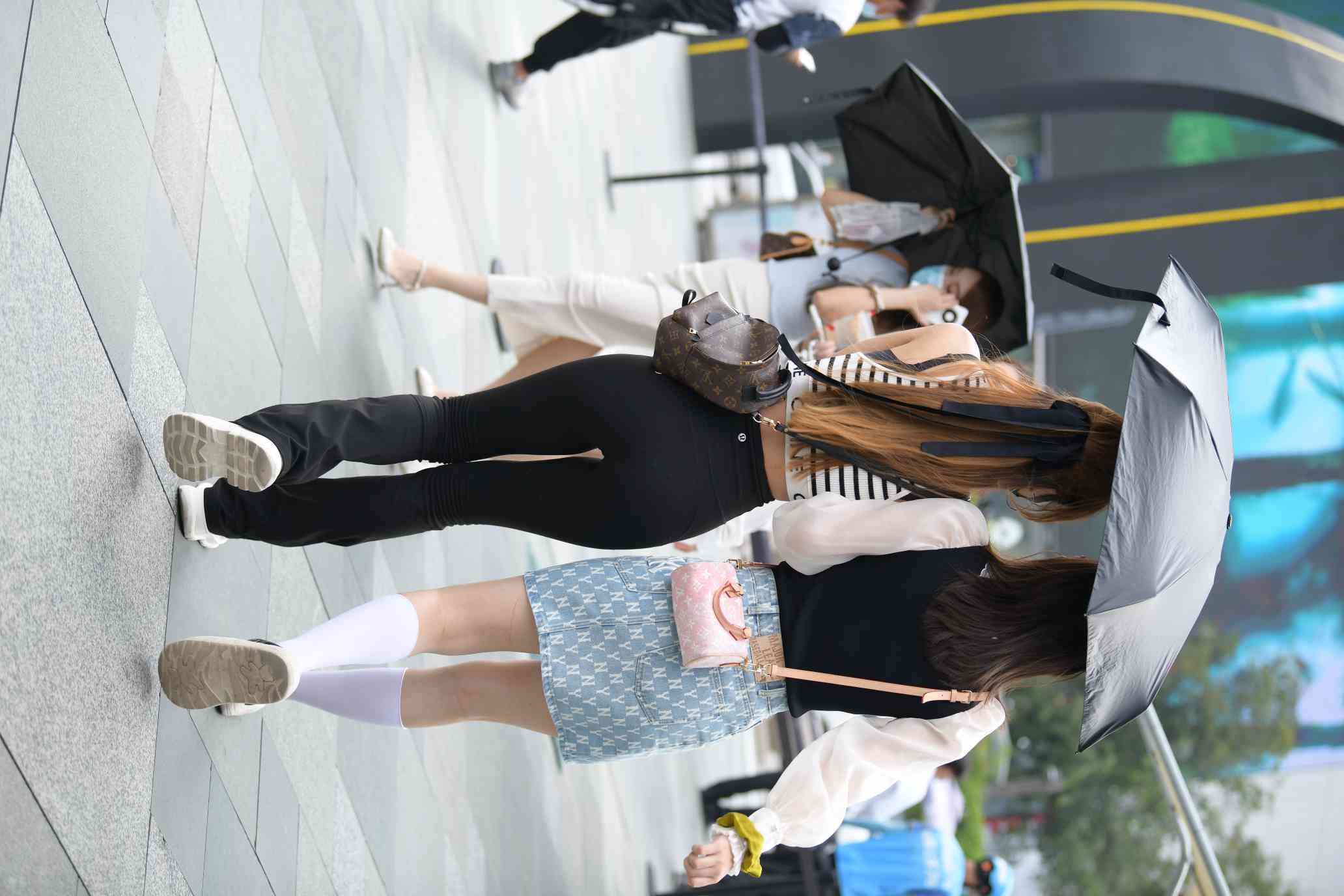 图片[3]-打伞的瑜伽裤姑娘【93P】04032-西哈图库