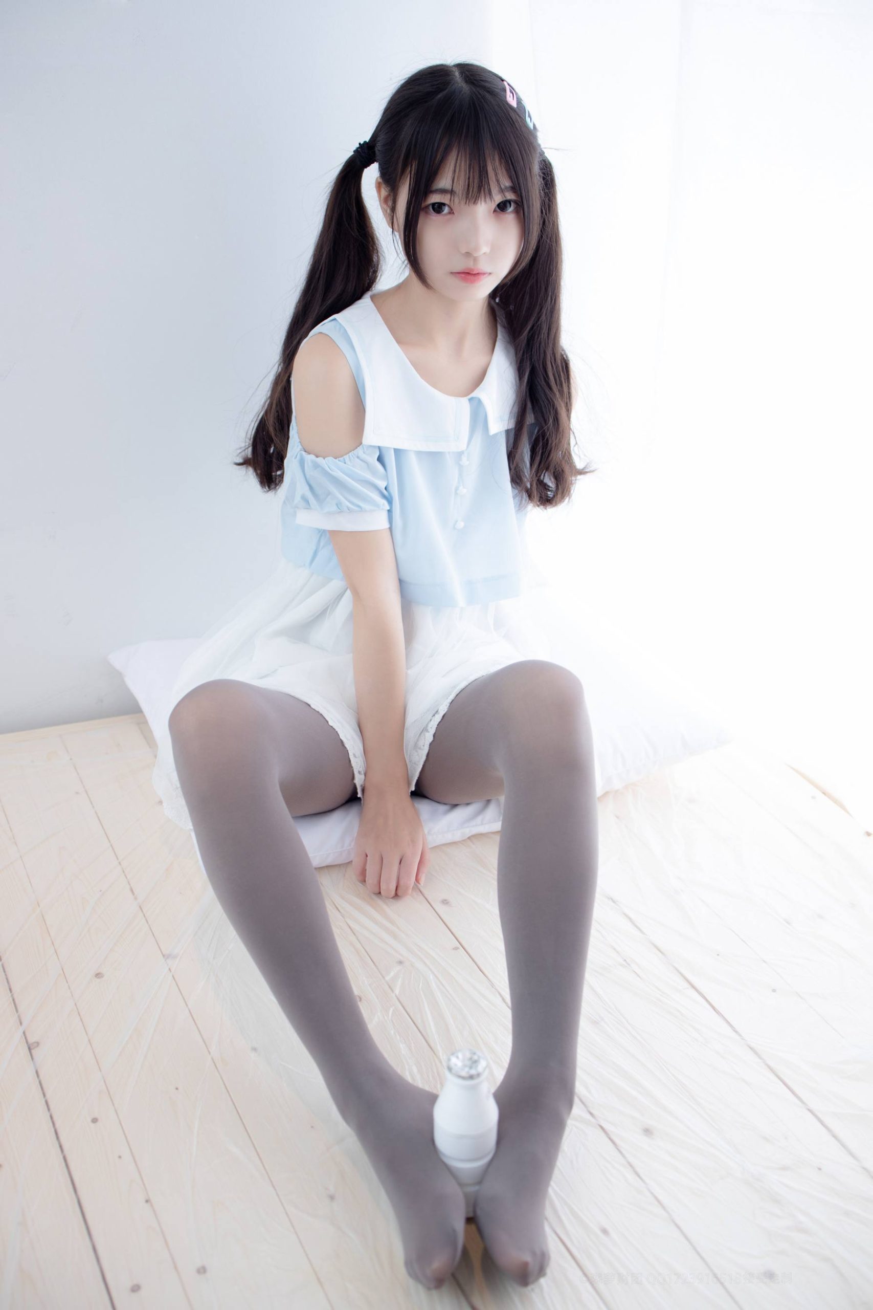 图片[1]-超级甜美的灰丝小姑娘【86P】20005-西哈图库