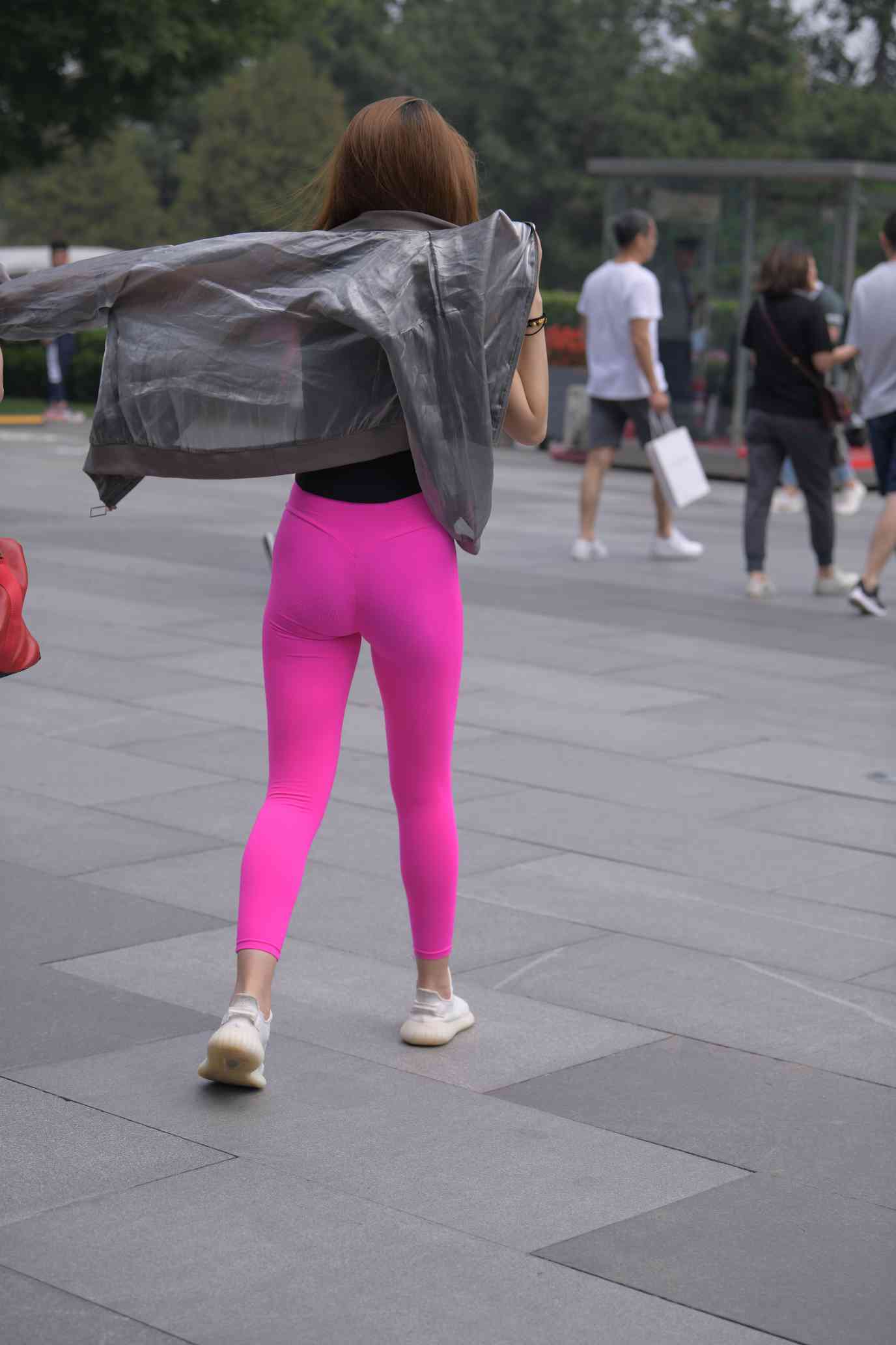 图片[5]-粉色瑜伽裤眼镜女孩【57P】04021-西哈图库