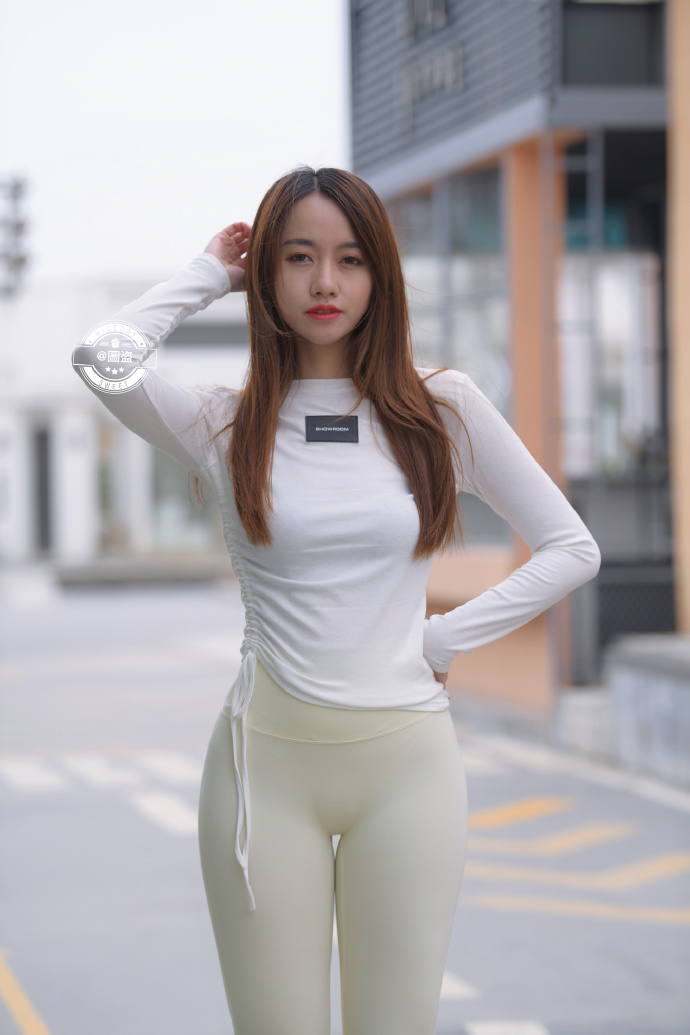 图片[1]-漂亮的白色瑜伽裤女孩 J1441 696P1V-21.4GB-西哈图库