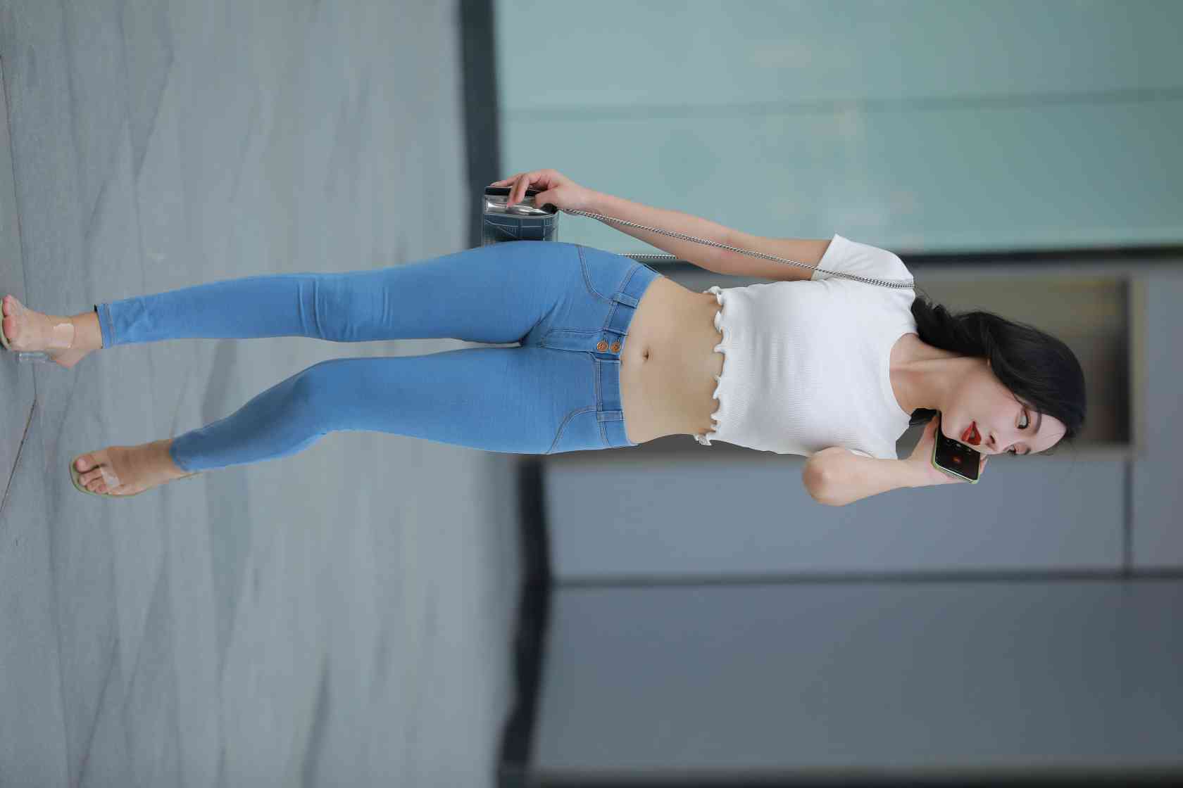 图片[4]-非常漂亮的紧身牛仔裤女孩【115P】04016-西哈图库