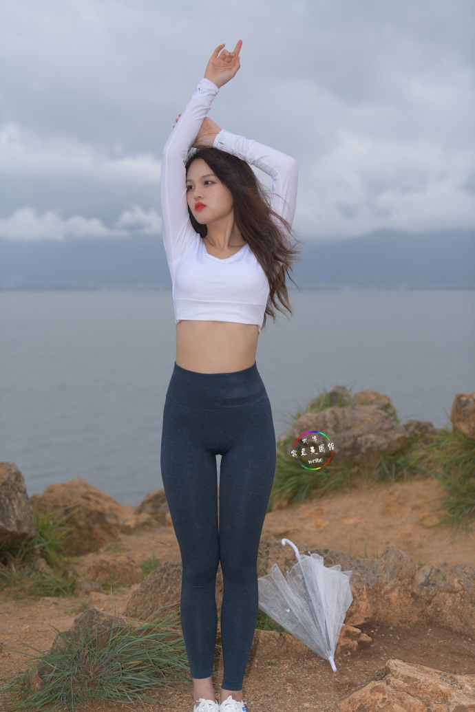 图片[1]-深蓝色瑜伽裤甜美女孩 J1320 514P2V-17.5GB-西哈图库