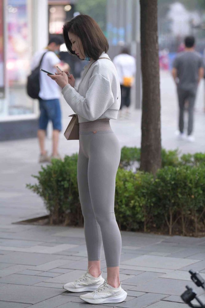 身材很好的短发瑜伽裤姑娘【157P】04015-西哈图库