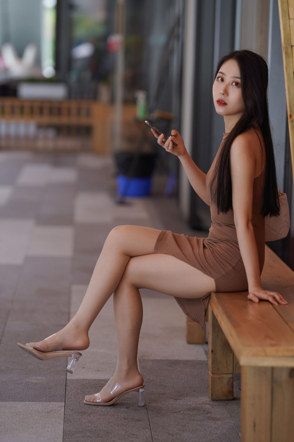 图片[5]-超有女人味的姑娘短裙逛街【400P】00049-西哈图库