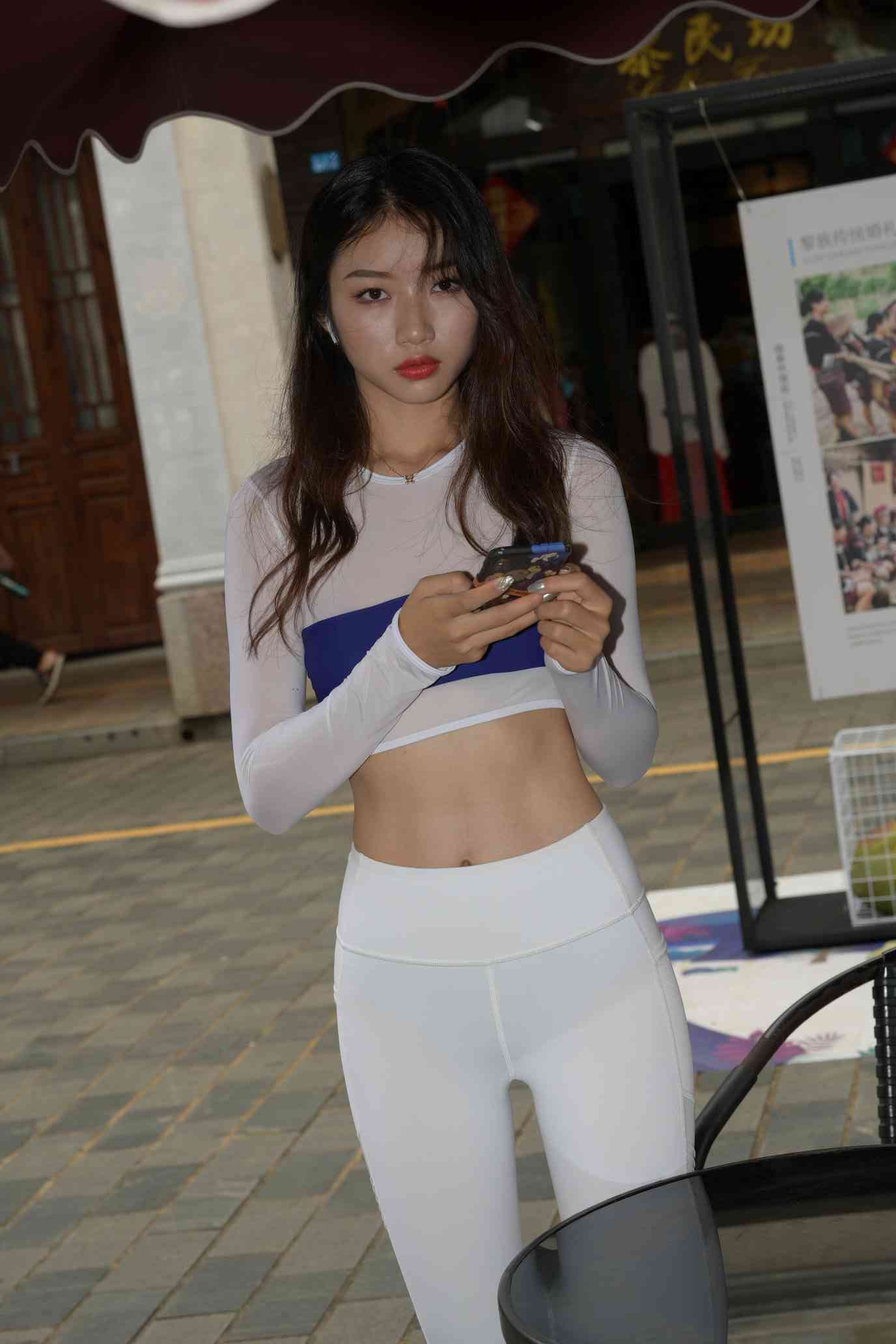 图片[3]-白色瑜伽裤好身材女孩【530P】04041-西哈图库