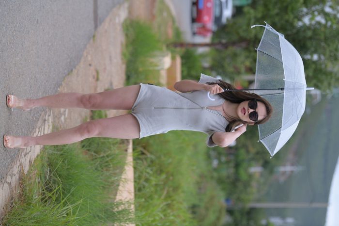 在海边开跑车的连衣短裤女孩【390P】00030-西哈图库