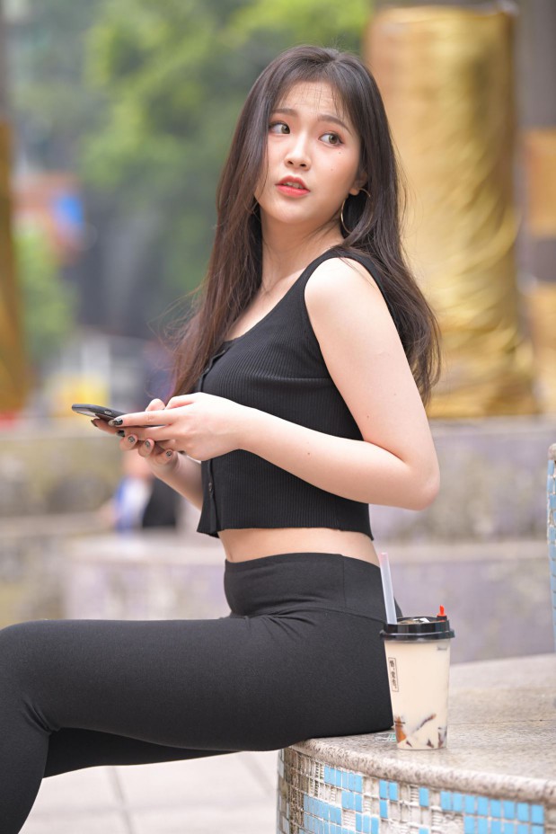 喝奶茶的黑色瑜伽裤长发姑娘【376P】00055-西哈图库