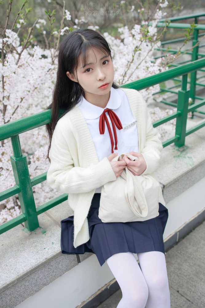 甜美可人的白丝姑娘【127P】20011-西哈图库