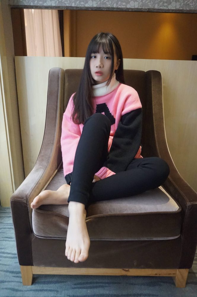 齐刘海的长发女孩【70P】20016-西哈图库