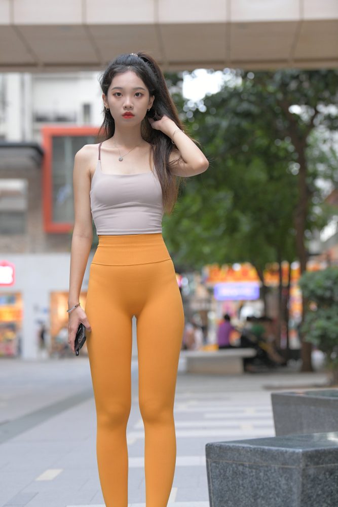 超级可爱的橘黄瑜伽裤女孩J3030 801P1V-28.0GB-西哈图库