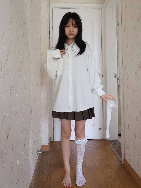 百褶裙可爱又大方的小姑娘【122P】20002-西哈图库