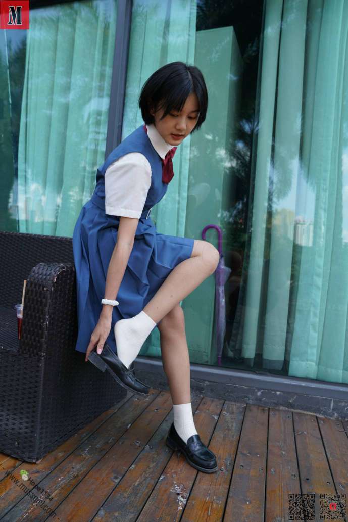 图片[3]-一副学生模样的短发姑娘【112P】20023-西哈图库