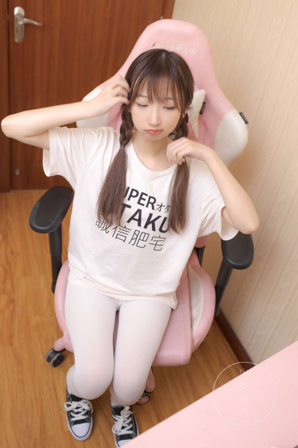 图片[2]-喜欢玩电竞的双马尾粉红女孩【65P】20026-西哈图库