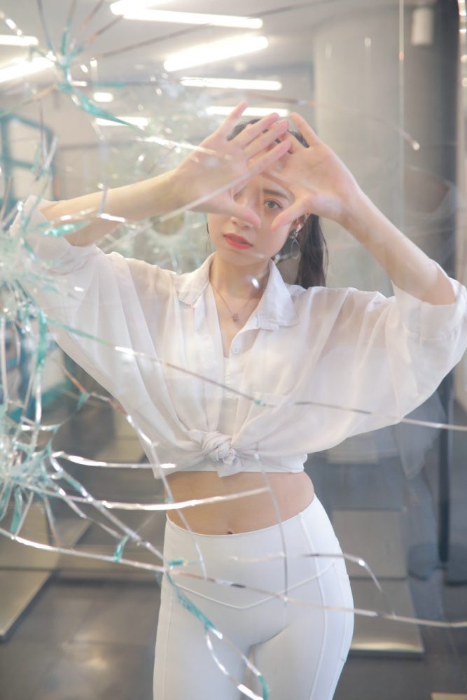 白色瑜伽裤女孩J2145 861P2V-22.3GB-西哈图库