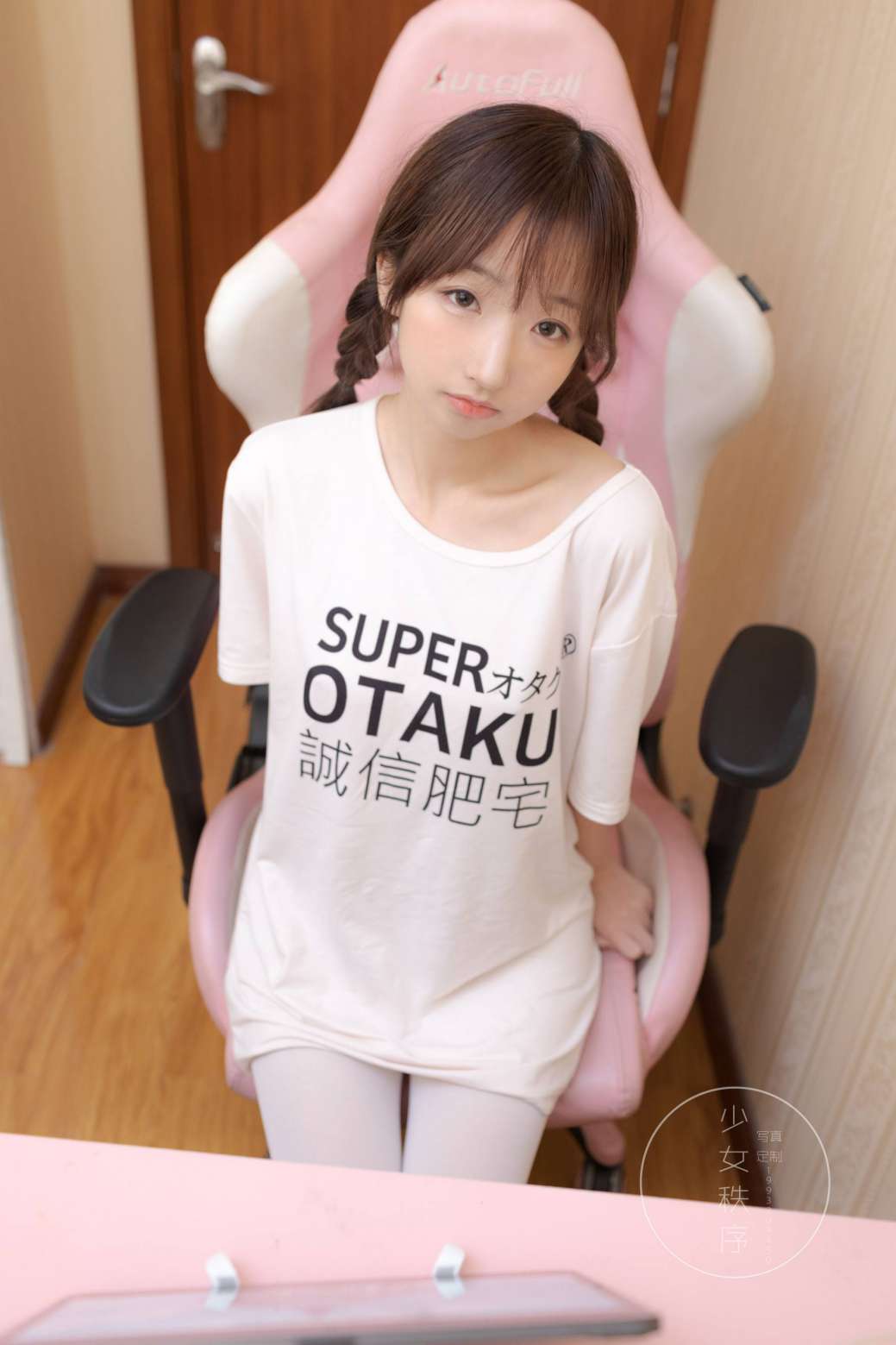 图片[5]-喜欢玩电竞的双马尾粉红女孩【65P】20026-西哈图库