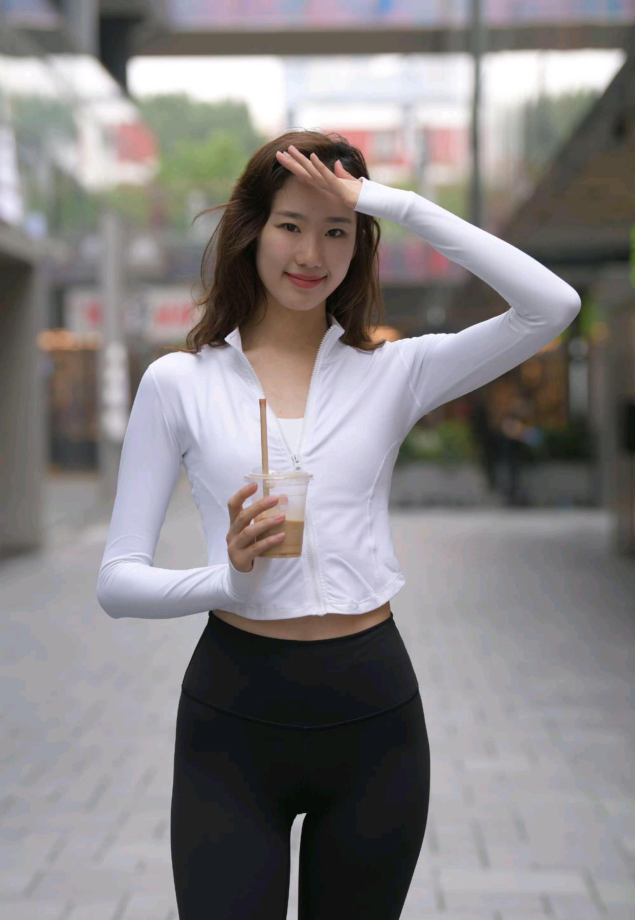 图片[4]-像刘亦菲的黑色瑜伽裤女孩J2237 340P1V-14.8GB-西哈图库