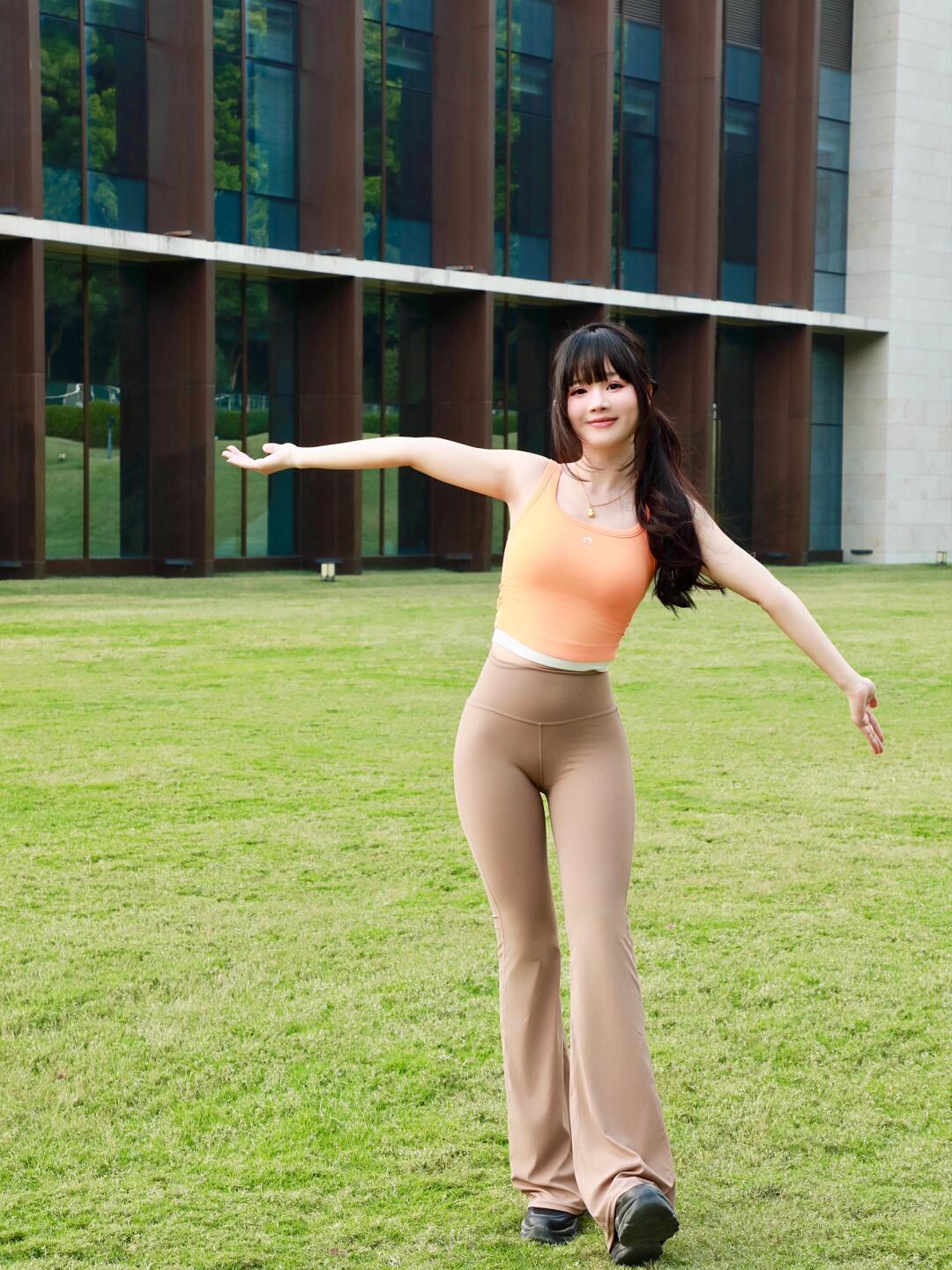 图片[4]-喜欢瑜伽的阳光快乐女孩【135P】04042-西哈图库