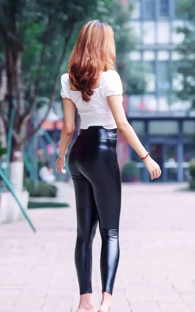 图片[4]-紧身皮裤时尚女人 J1940 605P1V-23.8GB-西哈图库