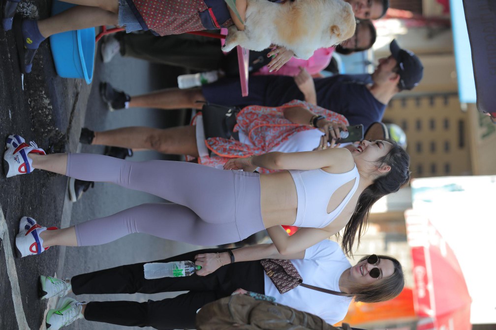 图片[4]-逛商场买东西的瑜伽裤老师【666P】00012-西哈图库