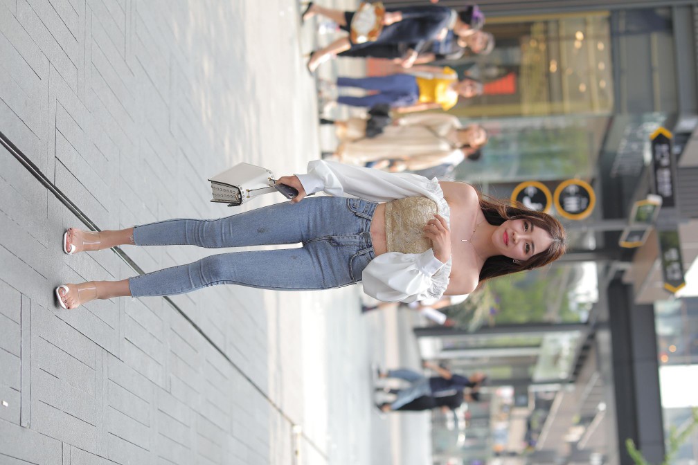 图片[3]-长相甜美的紧身牛仔裤姑娘【114P】00038-西哈图库