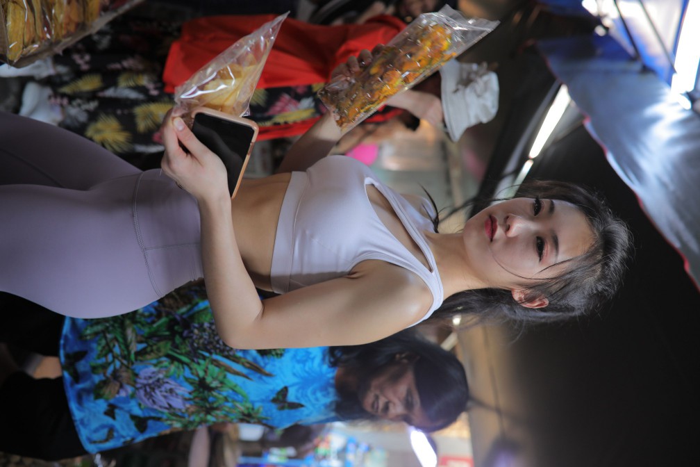 图片[6]-逛街的马尾辫瑜伽老师【556P】00016-西哈图库