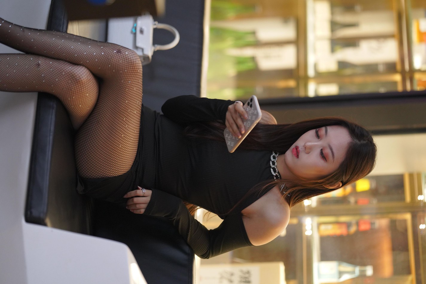 图片[5]-非常妩媚的网格丝袜女孩【186P】00037-西哈图库