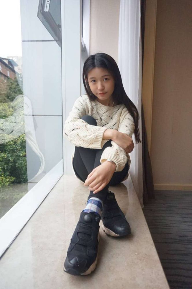 眼神很清澈的赤脚女孩【59P】20020-西哈图库