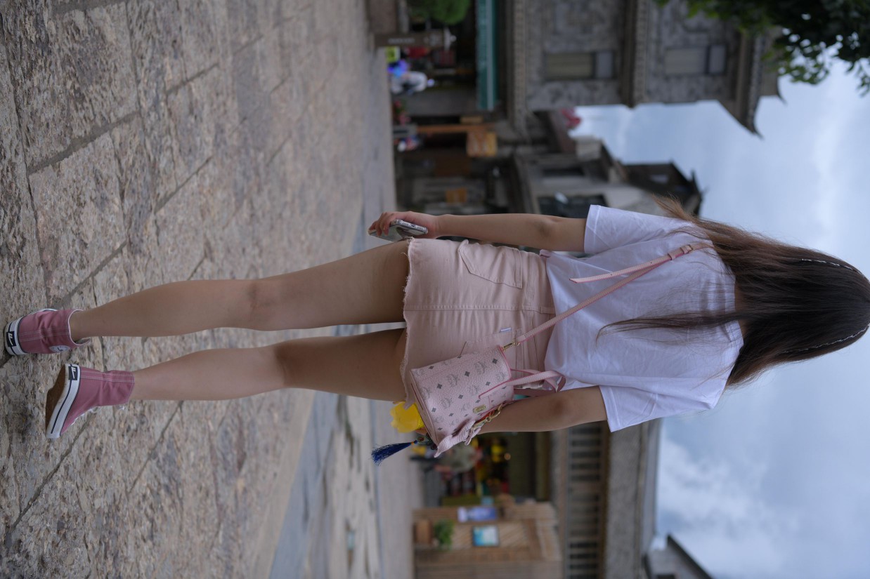 图片[8]-非常清纯甜美的短裙姑娘在逛街【458P】00052-西哈图库