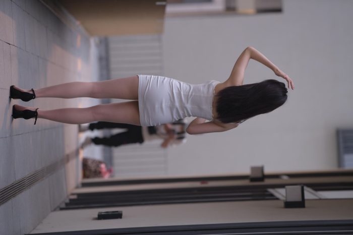 长发女孩紧身短裙特别显身材【245P】00040-西哈图库