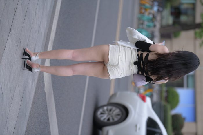 长发飘飘的白色热裤美丽女孩【49P】00029-西哈图库