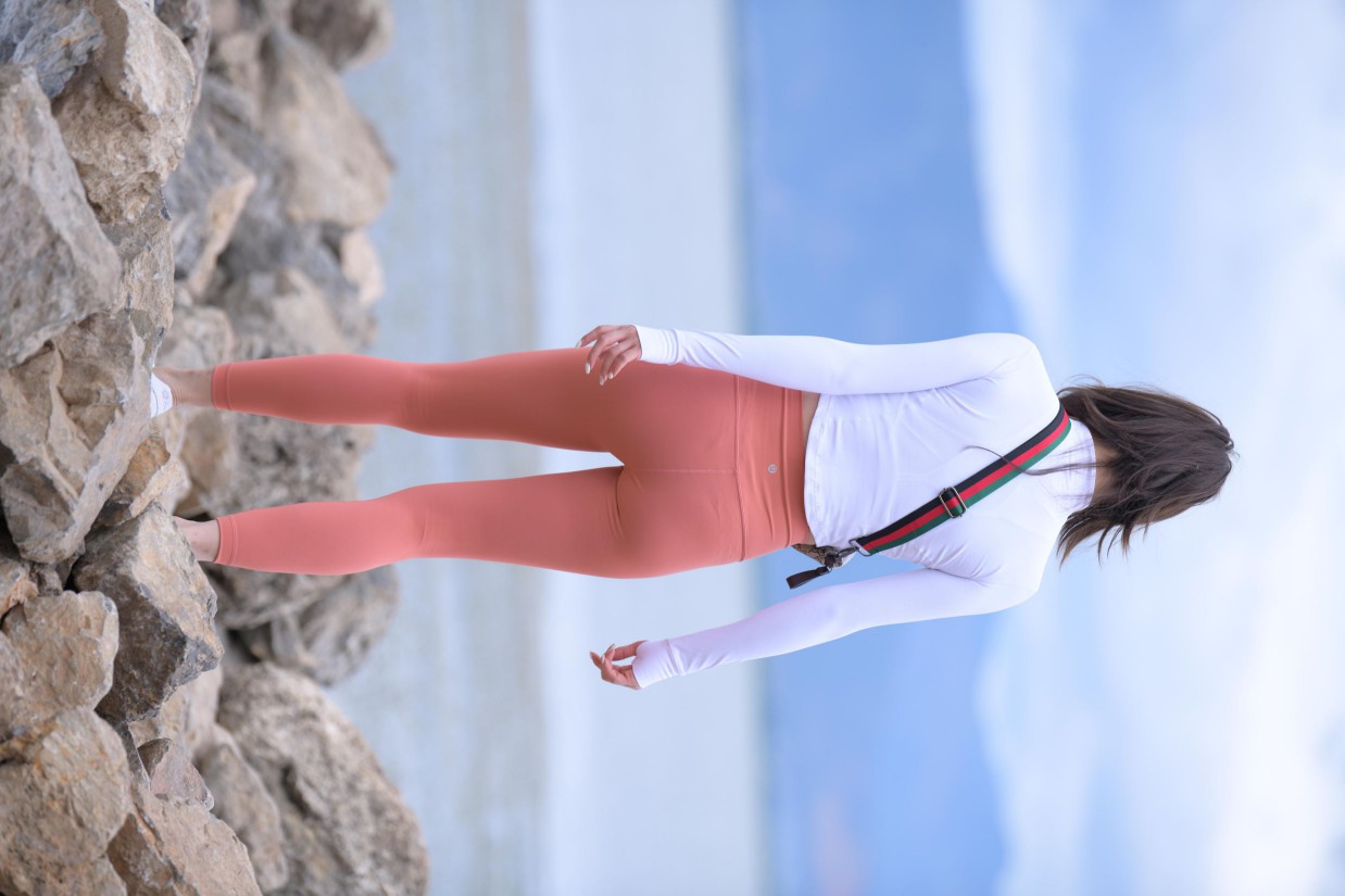 图片[6]-橙色瑜伽裤的高马尾姑娘【615P】00051-西哈图库