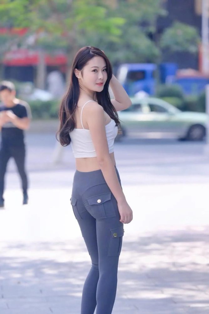 紧身牛仔裤小女人 J1746 562P-12.8GB-西哈图库