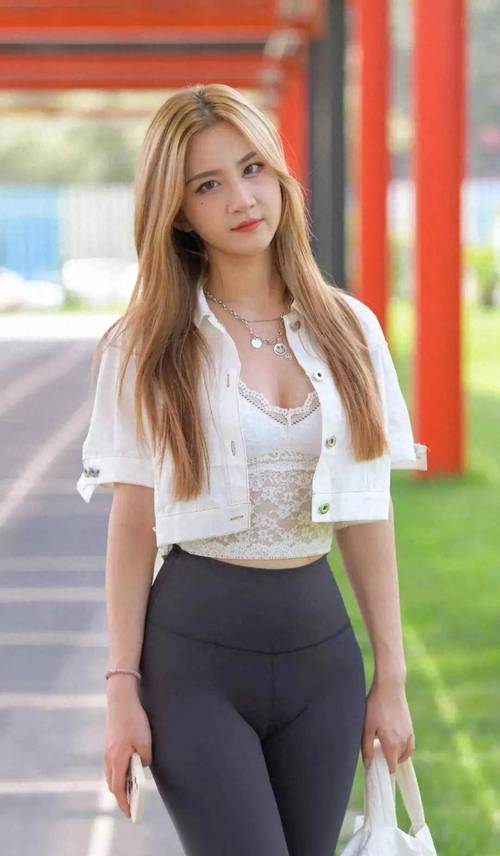 图片[3]-眼神里都是温柔的瑜伽裤女孩J2811 601P-13.3GB-西哈图库