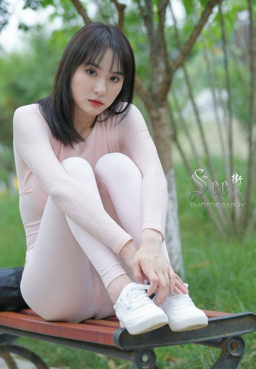 图片[2]-粉粉的瑜伽裤女孩太可爱了 J2090 854P1V-30.4GB-西哈图库