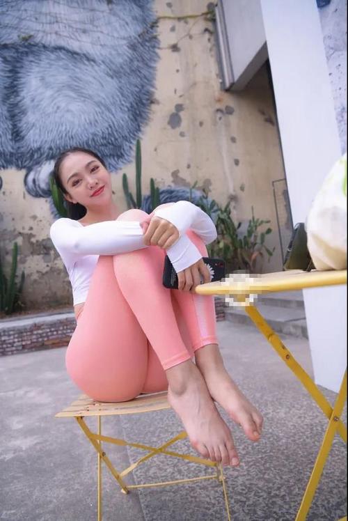 图片[3]-粉色紧身裤漂亮女孩 J1433 749P1V-20.0GB-西哈图库