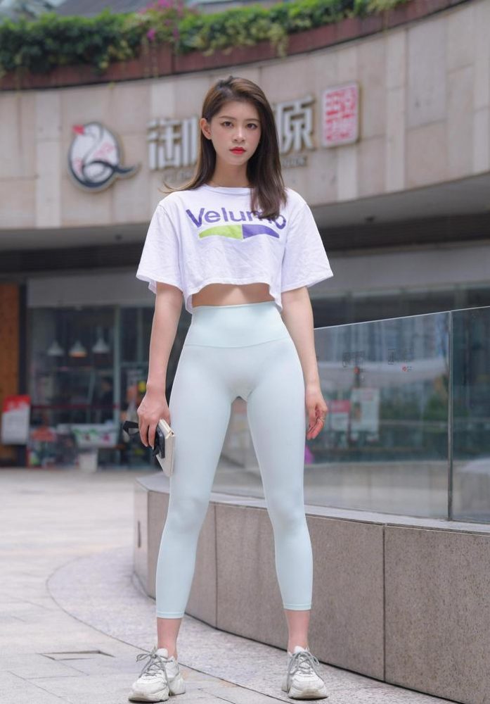 图片[1]-这个瑜伽裤女孩真的很漂亮 J1960 815P1V-28.9GB-西哈图库