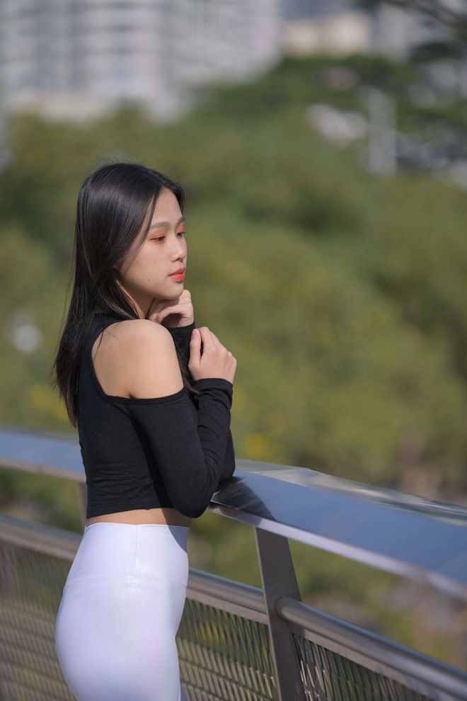 图片[4]-穿紧身白裤的端庄女孩 J1436 674P1V-22.2GB-西哈图库