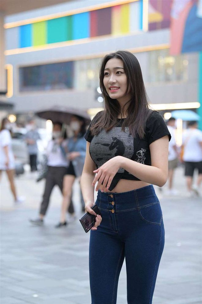 图片[3]-紧身牛仔裤女人J2784 240P-6.66GB-西哈图库