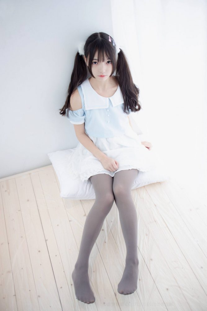 超级甜美的灰丝小姑娘【86P】20005-西哈图库